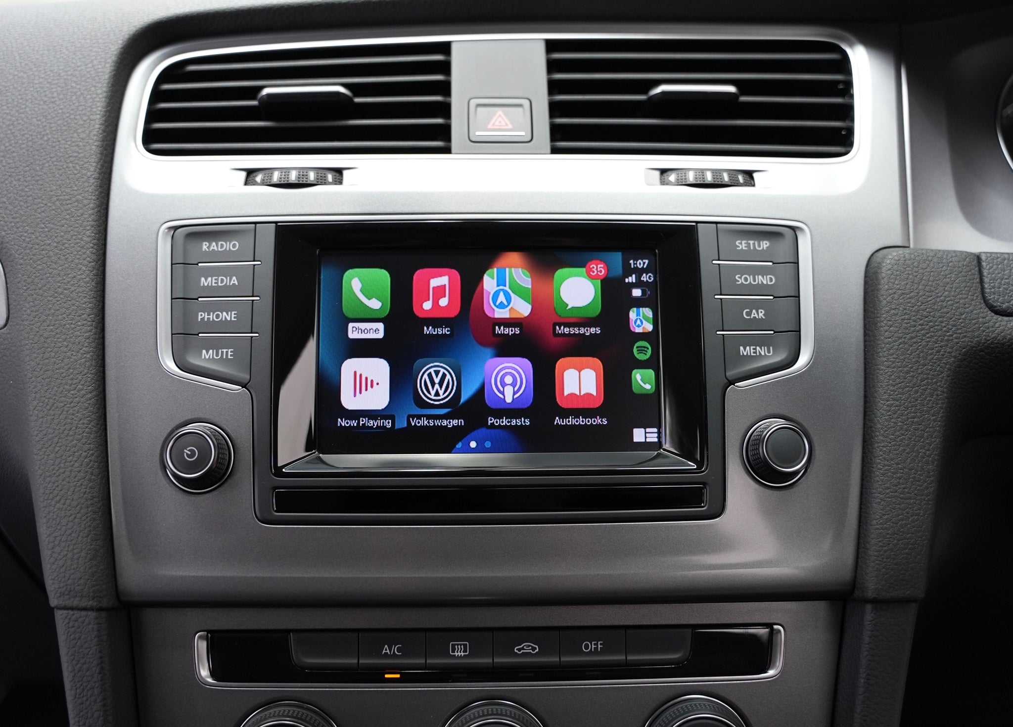 VW Golf Mk 7 - Wireless Apple CarPlay & Wireless Android Auto Interface on  the original car screen 