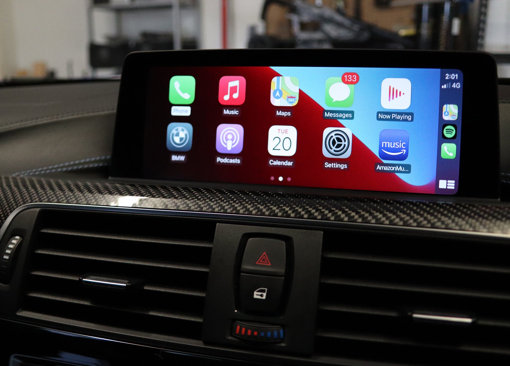 3 Series Apple CarPlay / Android Auto Integration.